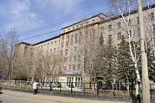 Входная группа Поликлиника при ГКБ 6 на Ленина (поликлиника ГКБ 6, МСЧ Ижмаш).  Ленина,  81